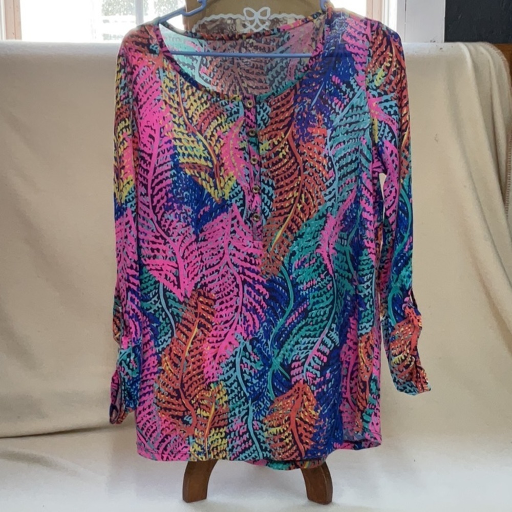 EUC woman’s 3/4 sleeve Lilly Pulitzer shirt - Picture 6 of 7
